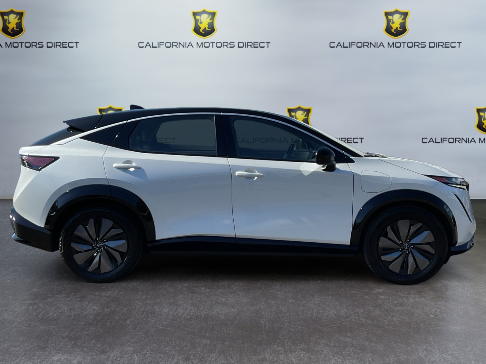 Used 2024 Nissan Ariya FWD image 4