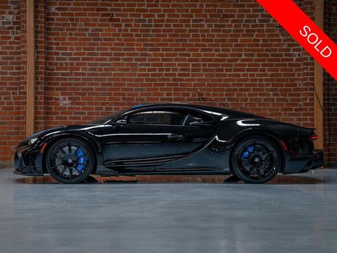 Used 2023 Bugatti Chiron Super Sport AWD/4WD image 5