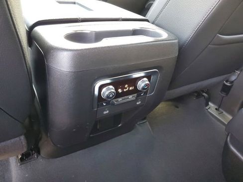 Used 2024 GMC Yukon Denali image 15