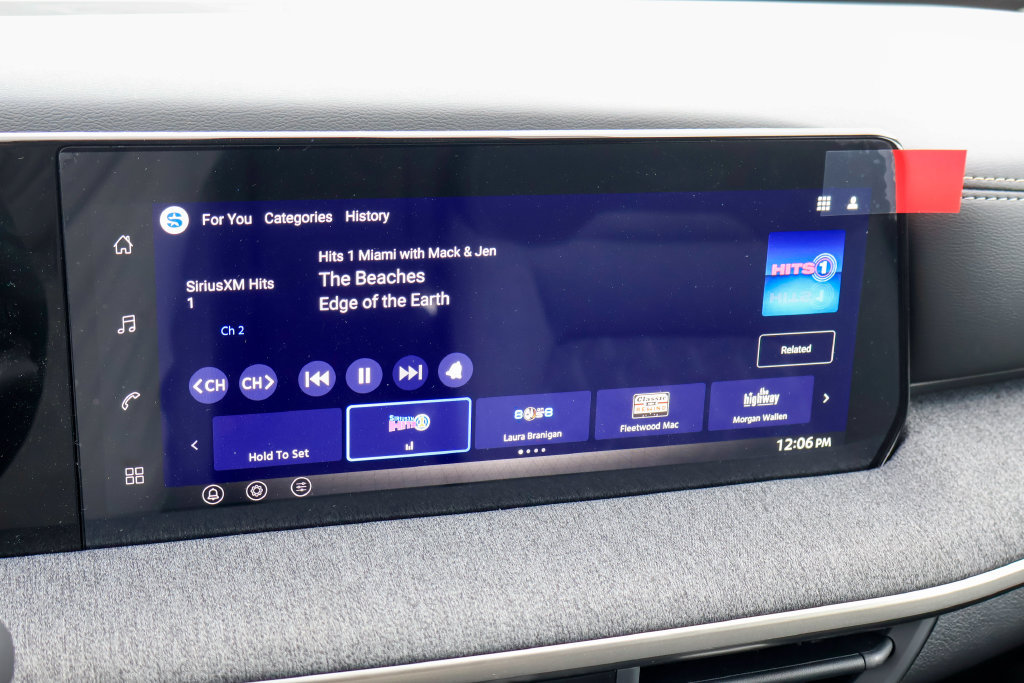 New 2027 Nissan Kicks SV FWD image 3