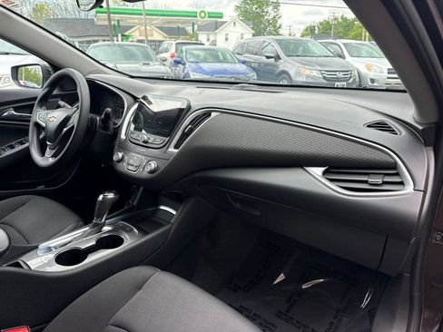 Used 2020 Chevrolet Malibu LS w/ Driver Confidence Package II FWD image 16