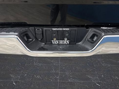 Used 2022 RAM 1500 Classic SLT image 32