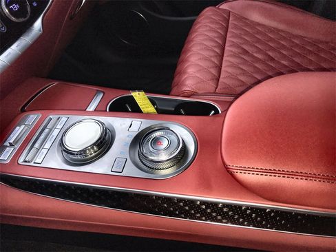 Used 2025 Genesis GV70 3.5T Sport w/ Sport Prestige Package image 21