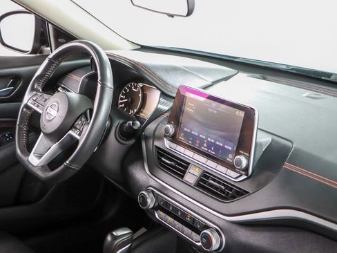 Used 2021 Nissan Altima 2.5 SR w/ SR Premium Package FWD image 26