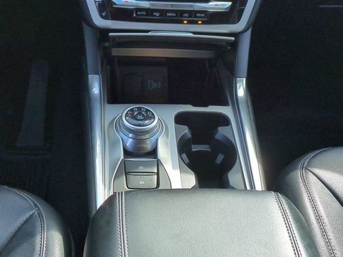 Used 2020 Ford Explorer XLT w/ Equipment Group 202A AWD/4WD image 19