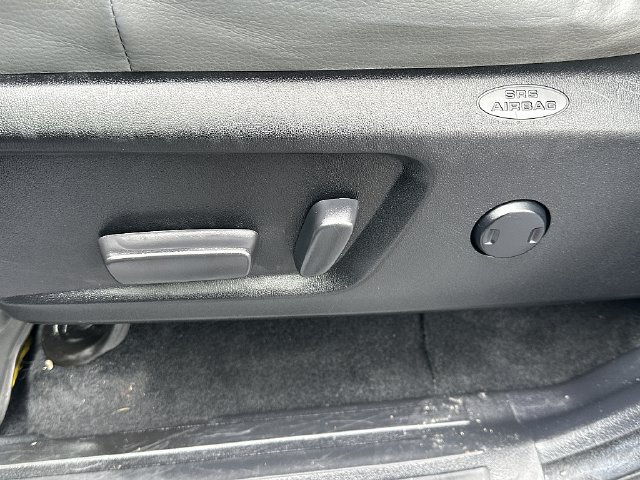 Used 2020 Toyota Tundra SR5 w/ SR5 Leather Package AWD/4WD image 19