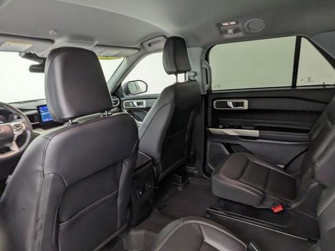 Certified 2023 Ford Explorer XLT w/ Equipment Group 202A AWD/4WD image 35