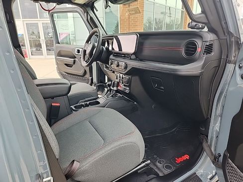 Certified 2024 Jeep Wrangler Unlimited Rubicon w/ XTREMEE 35" Tire Package image 25