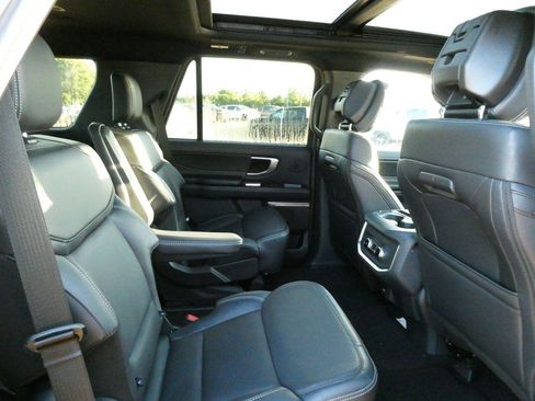 New 2027 Ford Expedition Platinum w/ Stealth Appearance Package AWD/4WD image 12