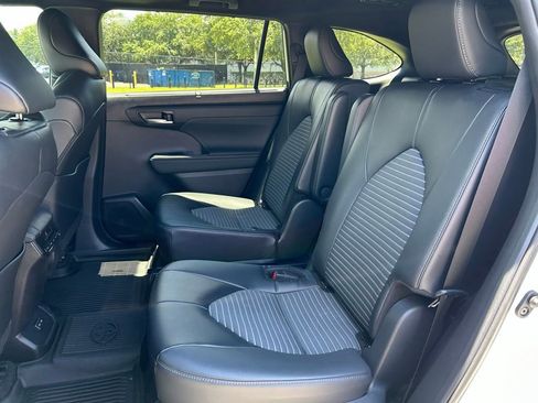 Certified 2024 Toyota Highlander XSE FWD image 14