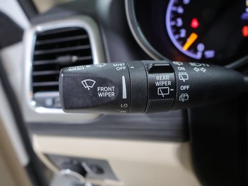 Used 2020 Jeep Grand Cherokee Laredo AWD/4WD image 37