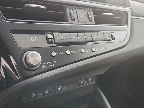 Used 2023 Lexus ES 350 w/ Premium Package image 17