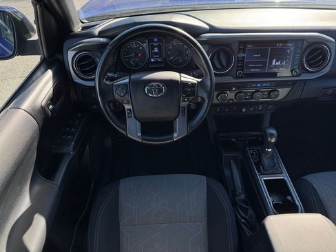 Used 2022 Toyota Tacoma TRD Off-Road image 21