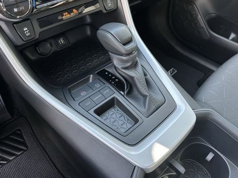 Used 2025 Toyota RAV4 XLE image 15