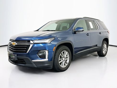 Used 2023 Chevrolet Traverse LT AWD/4WD image 3