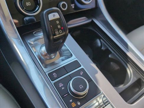 Used 2018 Land Rover Range Rover Sport HSE image 15