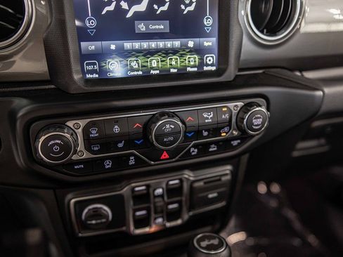 Used 2022 Jeep Wrangler Unlimited Sahara w/ Cold Weather Group image 27