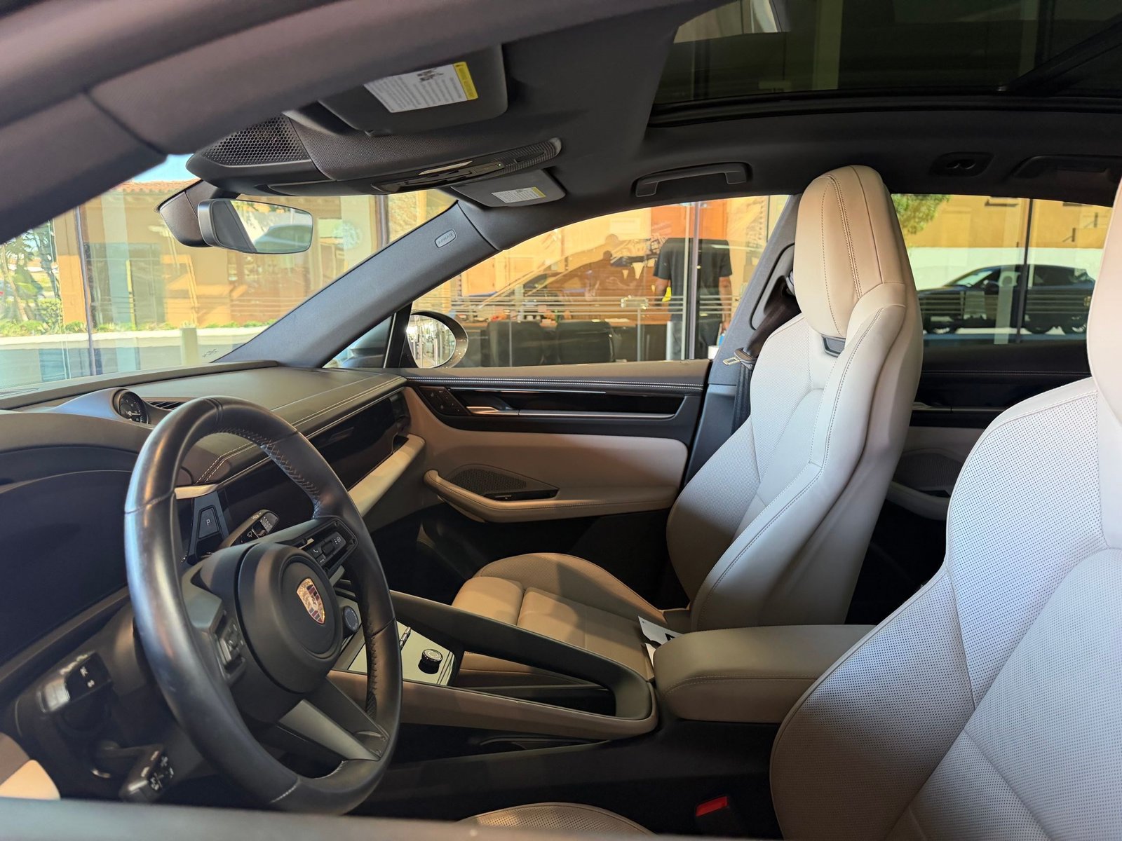 Certified 2024 Porsche Macan 4 Electric w/ Premium Package AWD/4WD image 5