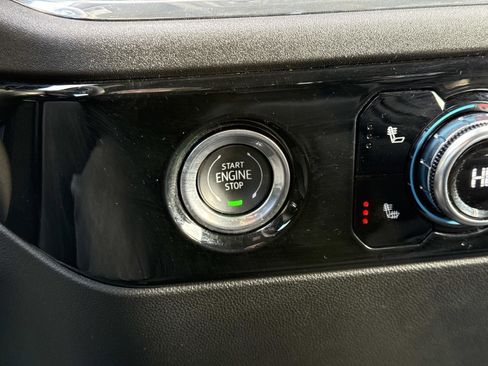 Used 2024 GMC Sierra 1500 Elevation image 12