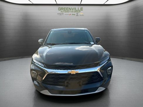 Used 2025 Chevrolet Blazer LT image 3
