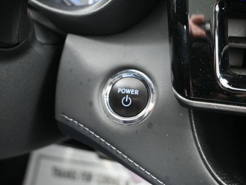 Used 2023 Toyota Highlander XLE AWD/4WD image 24