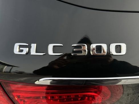 Used 2019 Mercedes-Benz GLC 300 4MATIC image 8