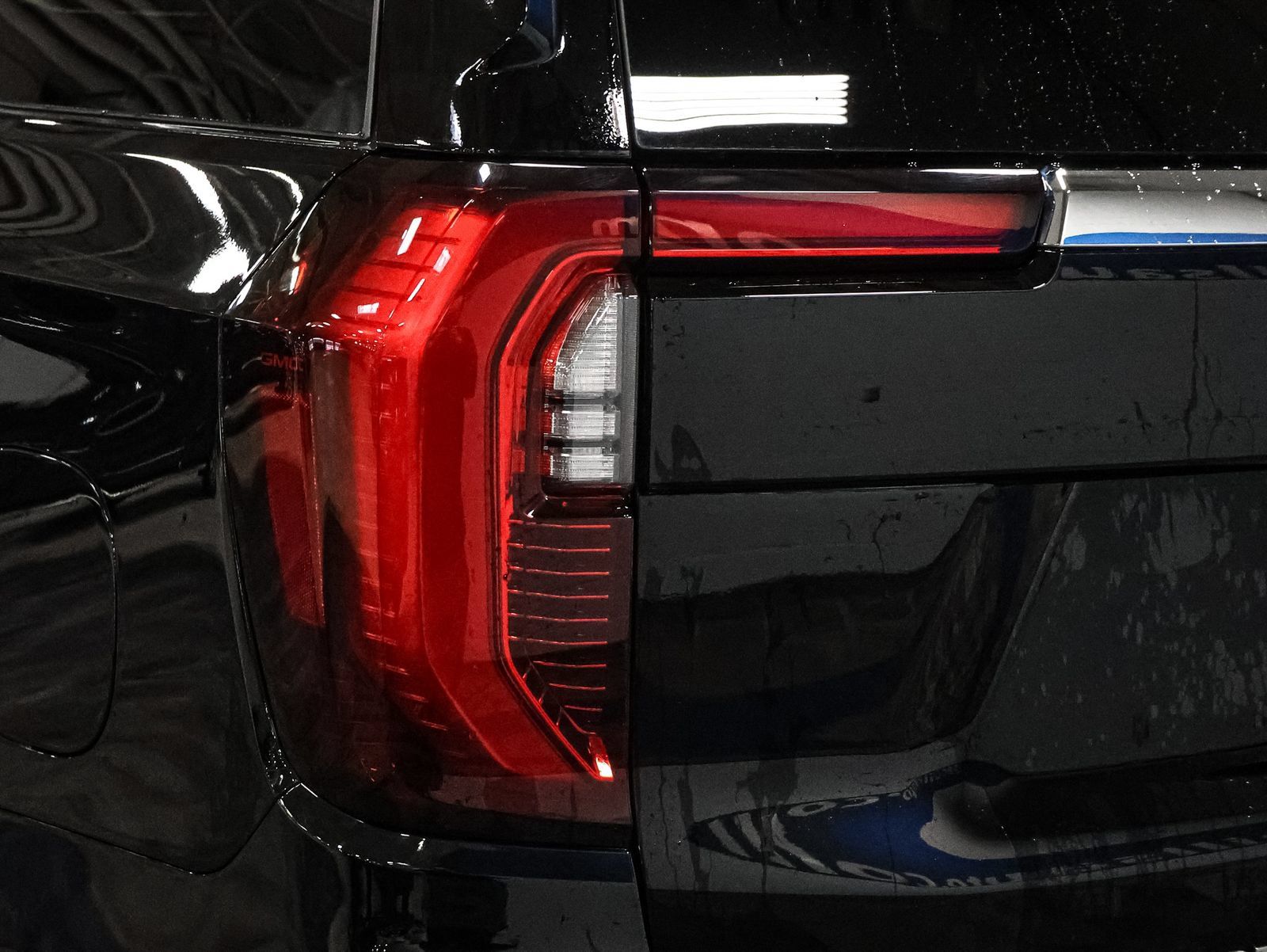 Used 2025 GMC Yukon Elevation AWD/4WD image 15