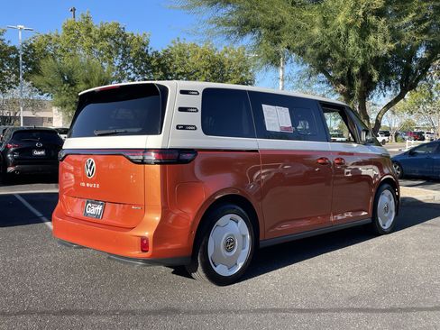 Used 2025 Volkswagen ID. Buzz 1st Edition image 5