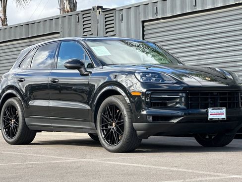 Used 2025 Porsche Cayenne image 10