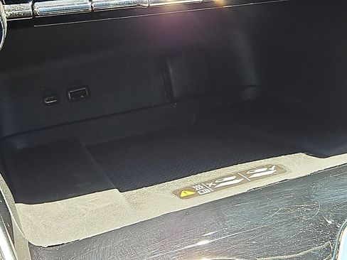 Used 2024 Chevrolet Traverse LT FWD image 24