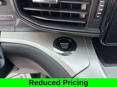 Used 2023 Ford Explorer XLT image 19