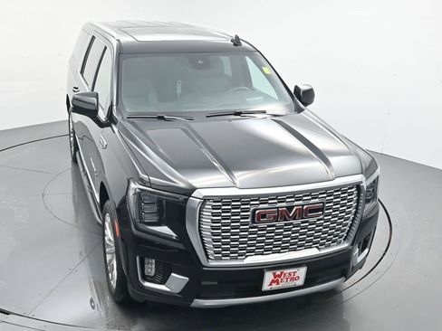 Used 2024 GMC Yukon XL Denali w/ Advanced Technology Package image 4