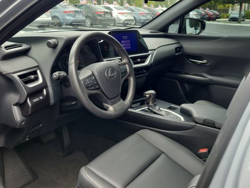 Used 2023 Lexus UX 250h FWD image 19