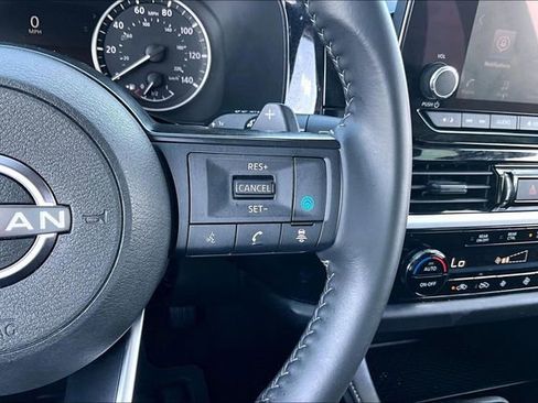 Certified 2025 Nissan Pathfinder SV image 11