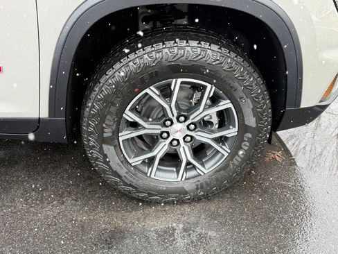 New 2026 GMC Acadia AT4 image 12