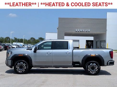 Used 2024 GMC Sierra 2500 Denali Ultimate AWD/4WD image 5