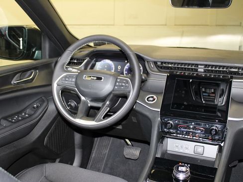 New 2026 Jeep Grand Cherokee Laredo X AWD/4WD image 13
