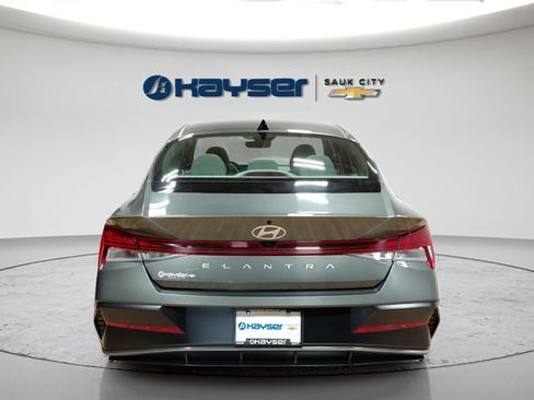 Used 2025 Hyundai Elantra SEL FWD image 6