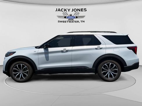 Used 2026 Ford Explorer ST-Line RWD image 2