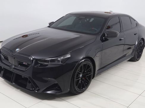 Used 2025 BMW M5 w/ Executive Package image 36