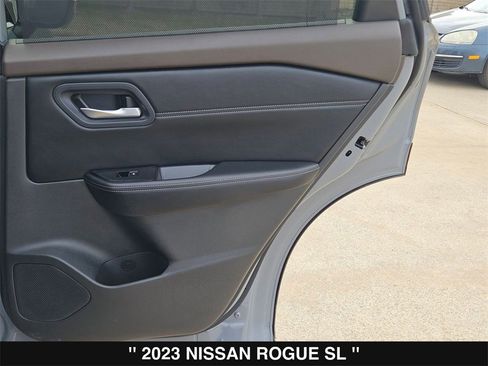 Used 2023 Nissan Rogue SL w/ SL Premium Package image 30