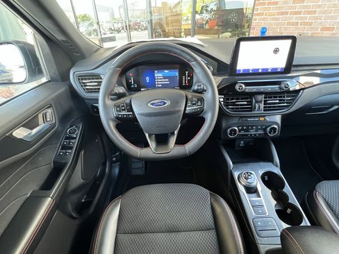 Used 2023 Ford Escape ST-Line image 18