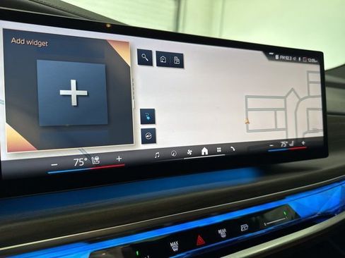 Used 2024 BMW i7 xDrive60 w/ Premium Package image 30