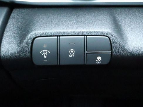 New 2025 Hyundai Elantra SE image 15