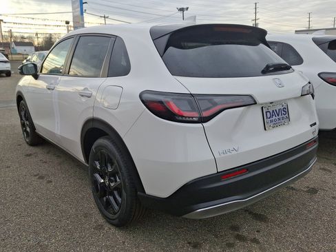 New 2025 Honda HR-V Sport image 4