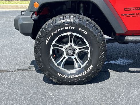 Used 2015 Jeep Wrangler Unlimited Sport AWD/4WD image 32