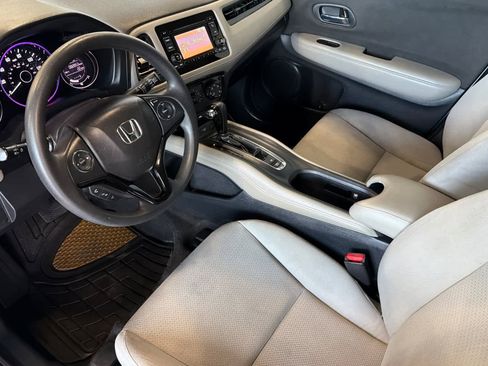 Certified 2021 Honda HR-V LX image 13