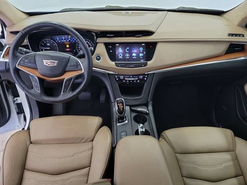 Used 2017 Cadillac XT5 Platinum w/ Driver Assist Package AWD/4WD image 18