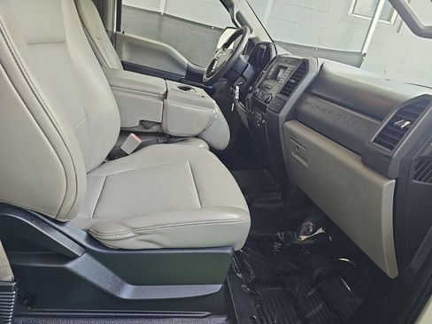 Used 2019 Ford F250 XL w/ Power Equipment Group AWD/4WD image 29