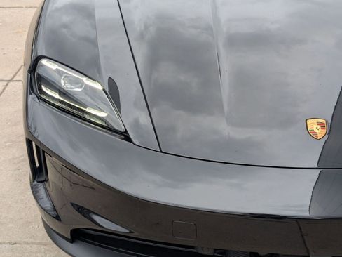 New 2026 Porsche Taycan image 12